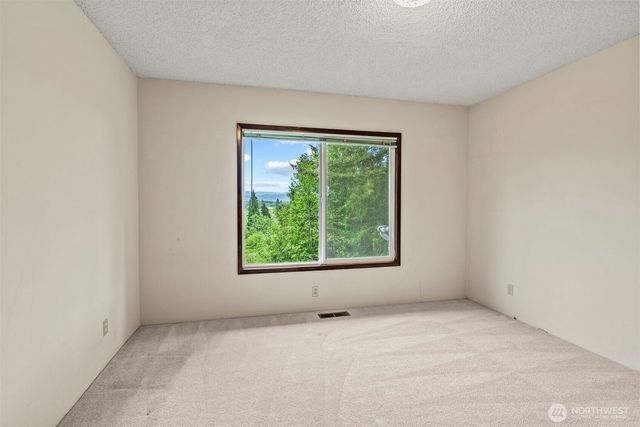 1086 W State Route 4, Cathlamet, WA 98612