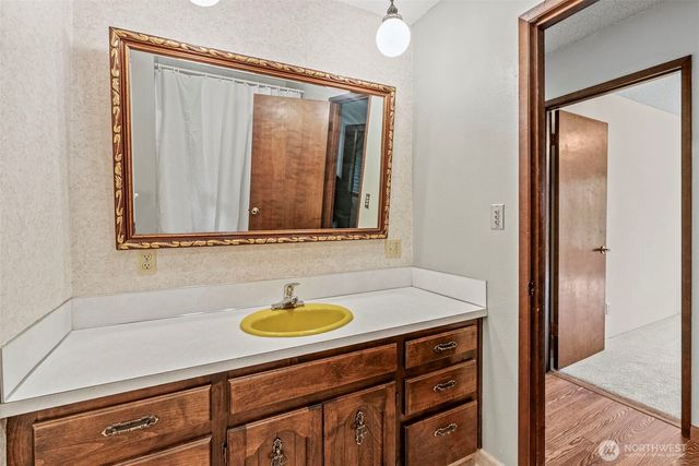 1086 W State Route 4, Cathlamet, WA 98612