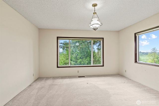 1086 W State Route 4, Cathlamet, WA 98612