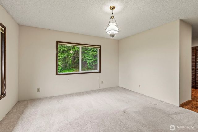 1086 W State Route 4, Cathlamet, WA 98612