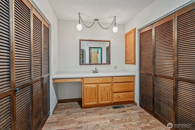 1086 W State Route 4, Cathlamet, WA 98612