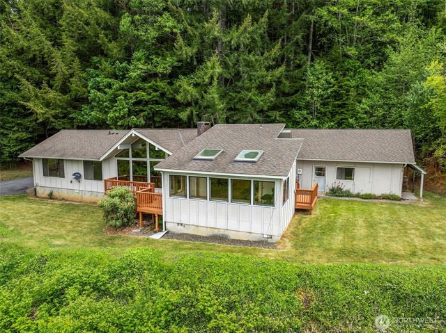 1086 W State Route 4, Cathlamet, WA 98612
