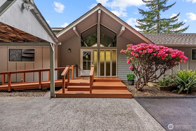 1086 W State Route 4, Cathlamet, WA 98612