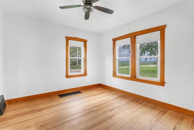 502 S 250 W, Valparaiso, IN 46385