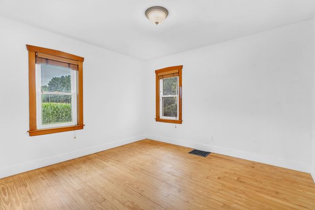 502 S 250 W, Valparaiso, IN 46385