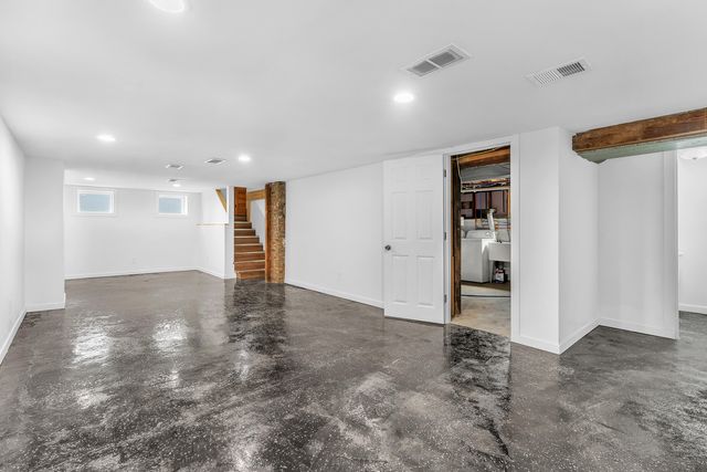 502 S 250 W, Valparaiso, IN 46385