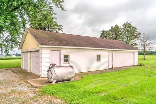 502 S 250 W, Valparaiso, IN 46385