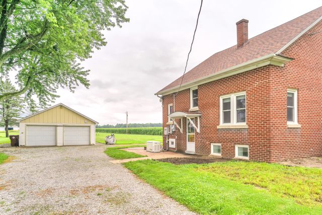 502 S 250 W, Valparaiso, IN 46385