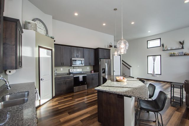 319 6th Street E, Horace, ND 58047