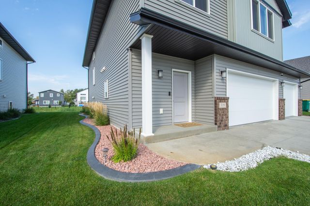 319 6th Street E, Horace, ND 58047