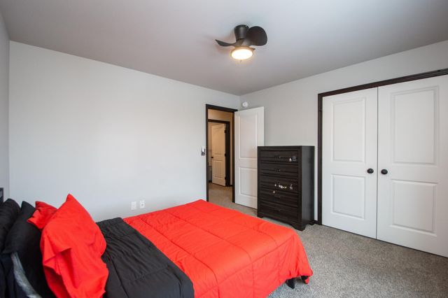 319 6th Street E, Horace, ND 58047