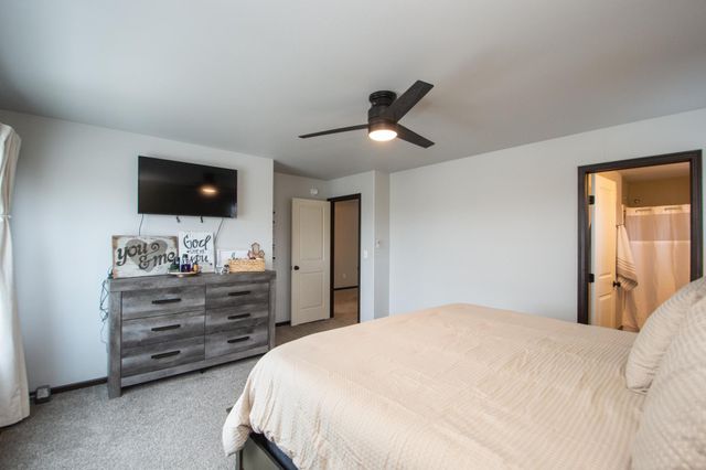 319 6th Street E, Horace, ND 58047