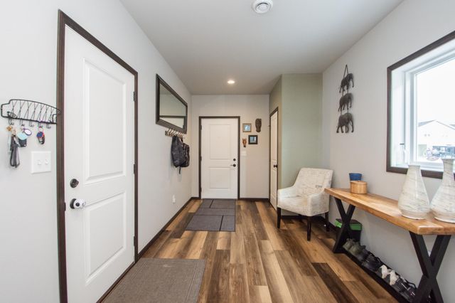 319 6th Street E, Horace, ND 58047