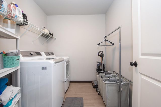 319 6th Street E, Horace, ND 58047