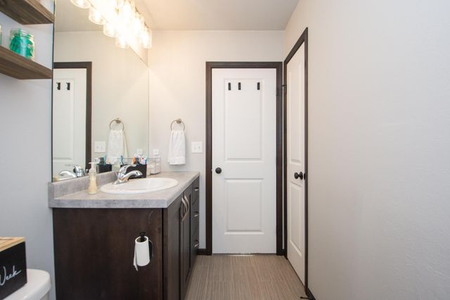 319 6th Street E, Horace, ND 58047