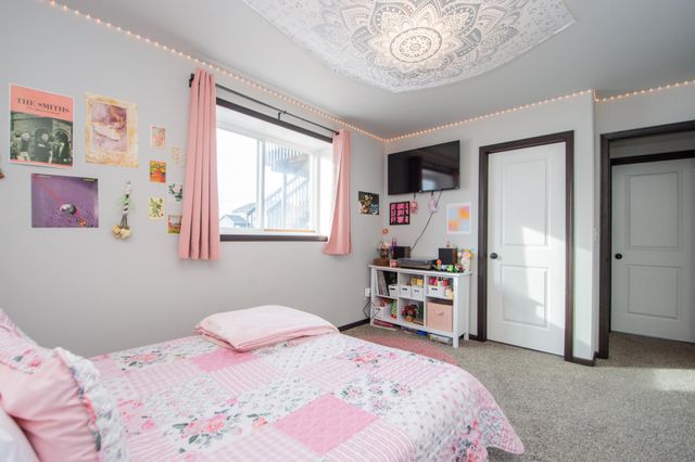 319 6th Street E, Horace, ND 58047