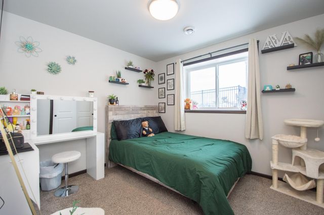 319 6th Street E, Horace, ND 58047