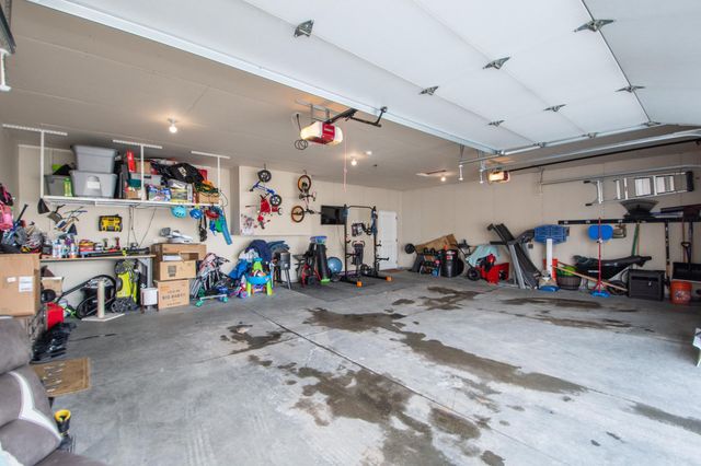 319 6th Street E, Horace, ND 58047