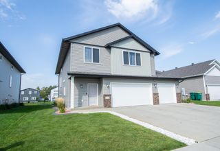 319 6th Street E, Horace, ND 58047