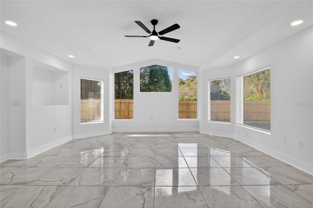 Image 20 of property listing at 3833 IRONWEDGE DRIVE, Orlando, FL 32808