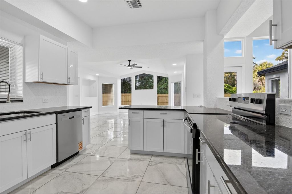 Image 24 of property listing at 3833 IRONWEDGE DRIVE, Orlando, FL 32808