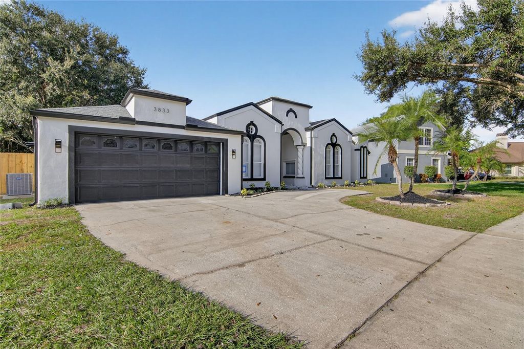 Image 4 of property listing at 3833 IRONWEDGE DRIVE, Orlando, FL 32808