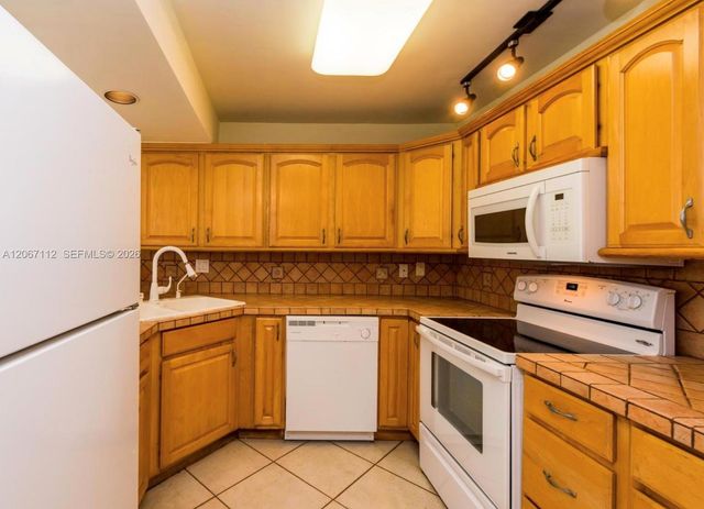2049 S Ocean Drive 806, Hallandale Beach, FL 33009