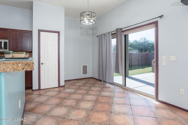 7173 W Dimming Star Drive, Tucson, AZ 85743