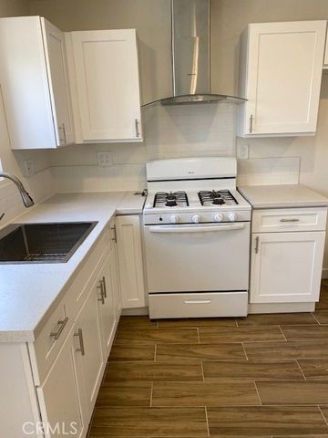 511 E Washington Avenue, Santa Ana, CA 92701