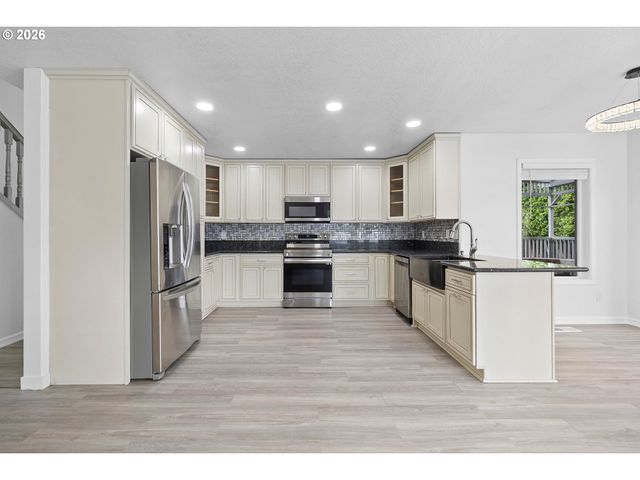 3565 Sw EASTWOOD Pl, Gresham, OR 97080