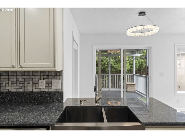 3565 Sw EASTWOOD Pl, Gresham, OR 97080