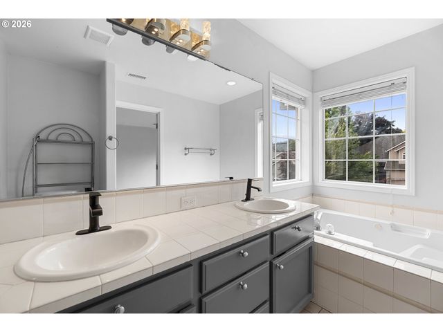 3565 Sw EASTWOOD Pl, Gresham, OR 97080