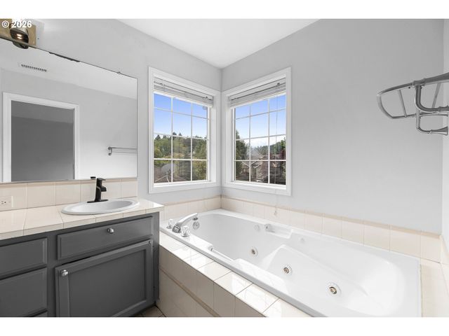 3565 Sw EASTWOOD Pl, Gresham, OR 97080