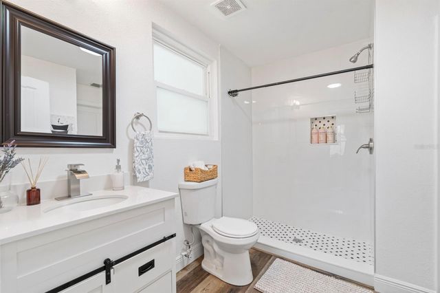 2402 W CYPRESS STREET, Tampa, FL 33609