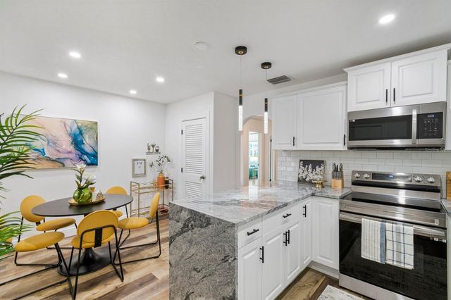2402 W CYPRESS STREET, Tampa, FL 33609