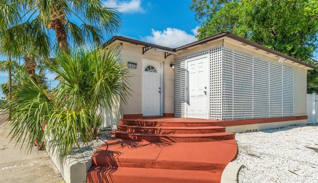 2402 W CYPRESS STREET, Tampa, FL 33609