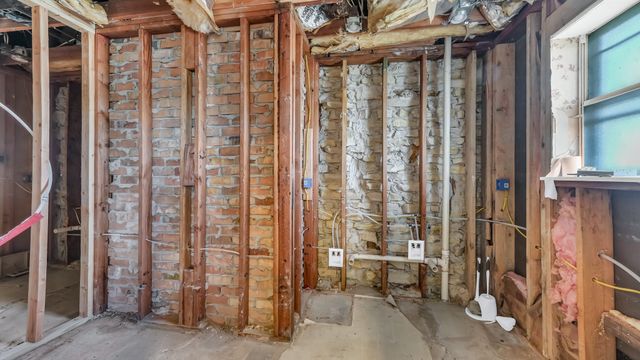 117 Casas Del Sur Street, Granbury, TX 76049