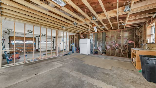 117 Casas Del Sur Street, Granbury, TX 76049