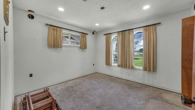 117 Casas Del Sur Street, Granbury, TX 76049
