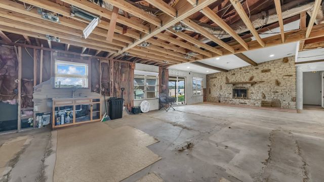 117 Casas Del Sur Street, Granbury, TX 76049