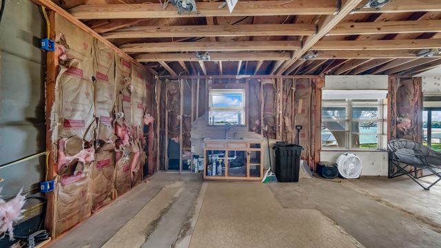 117 Casas Del Sur Street, Granbury, TX 76049