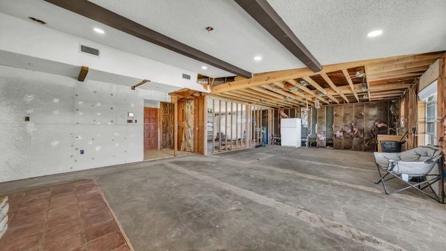117 Casas Del Sur Street, Granbury, TX 76049