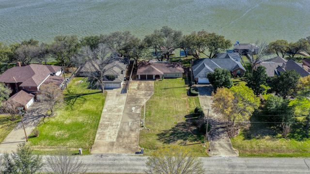 117 Casas Del Sur Street, Granbury, TX 76049