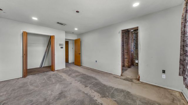 117 Casas Del Sur Street, Granbury, TX 76049