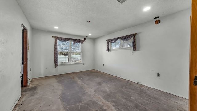 117 Casas Del Sur Street, Granbury, TX 76049