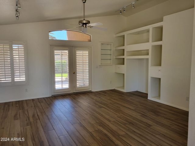 869 E SHEFFIELD Avenue, Gilbert, AZ 85296