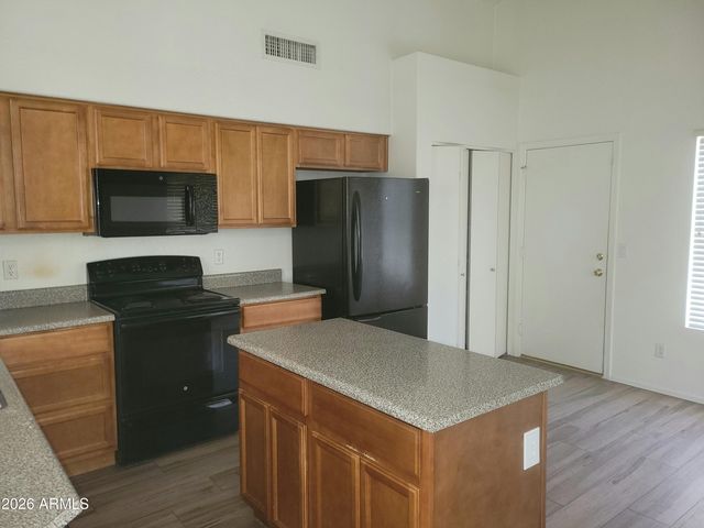 869 E SHEFFIELD Avenue, Gilbert, AZ 85296