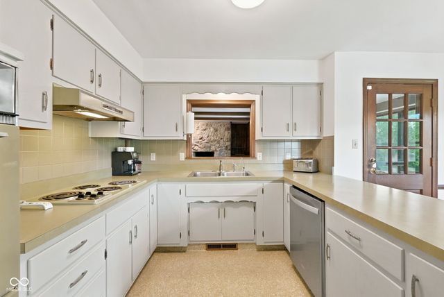 7631 Brookview Lane, Indianapolis, IN 46250