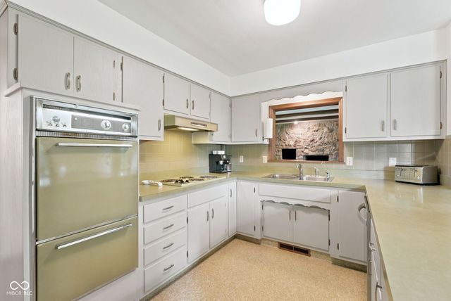 7631 Brookview Lane, Indianapolis, IN 46250
