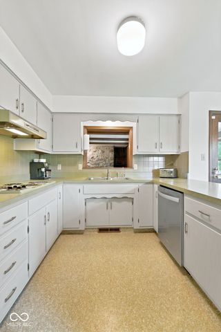 7631 Brookview Lane, Indianapolis, IN 46250